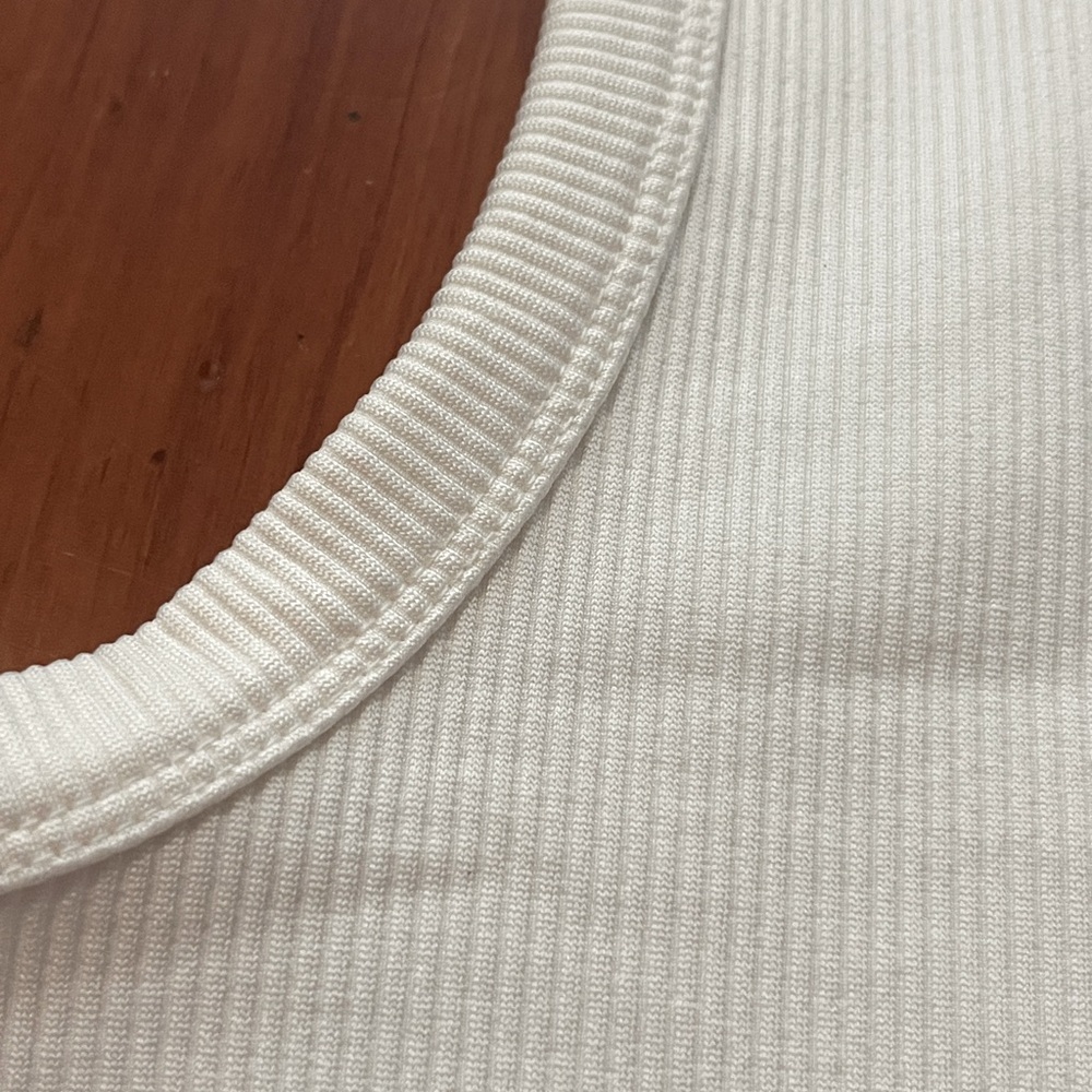 H&M Cropped Ribbed Tank Top - Picture 3 of 3